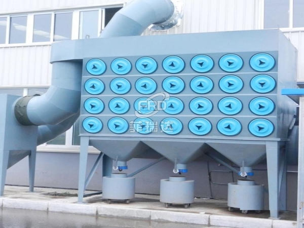 沉流式濾筒除塵器